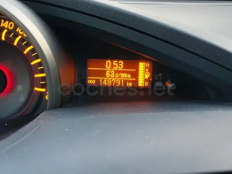 Usado Toyota Verso Active 126 CV (92 kW) 2009 Gris / plata Monovolumen