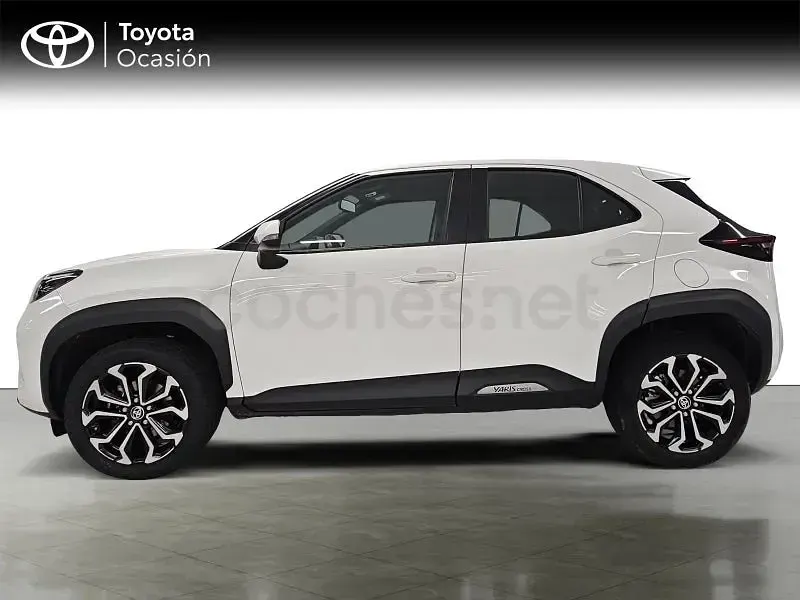 Usado Toyota Yaris Cross Active 116 CV (85 kW) 2022 Blanco SUV
