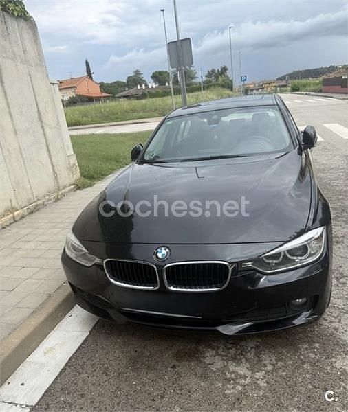 Käytetty BMW 320 Efficient Dynamics 163 HP (119 kW) 2013 Musta Sedan