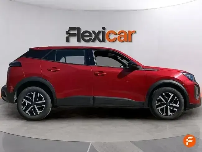 Usado Peugeot 2008 Active 100 CV (73 kW) 2023 Rojo SUV