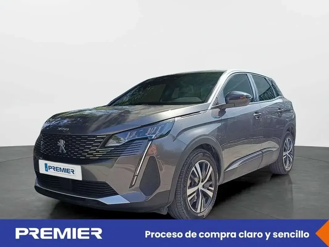 Usado Peugeot 3008 Active 226 CV (166 kW) 2023 Gris SUV
