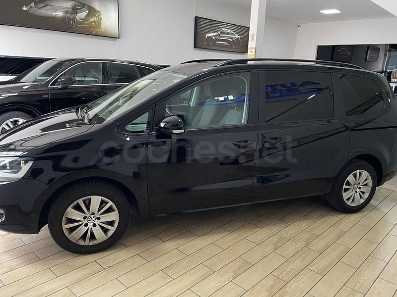 Usado VW Sharan Advance 150 CV (110 kW) 2017 Negro Monovolumen