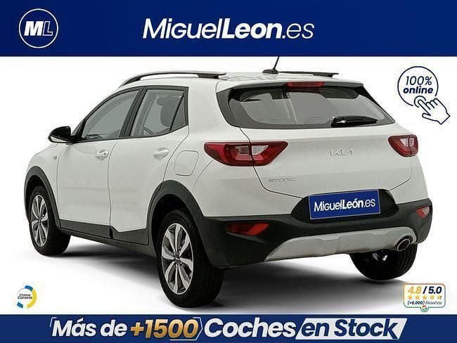 Usado Kia Stonic 84 CV (61 kW) 2023 Blanco SUV