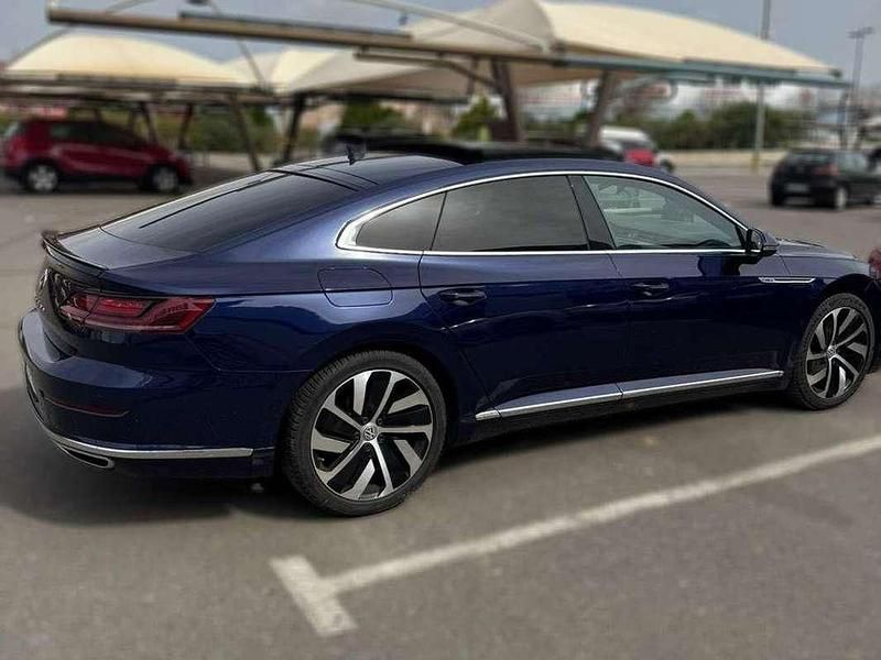 Usado VW Arteon R-line 190 CV (139 kW) 2018 Azul Utilitario