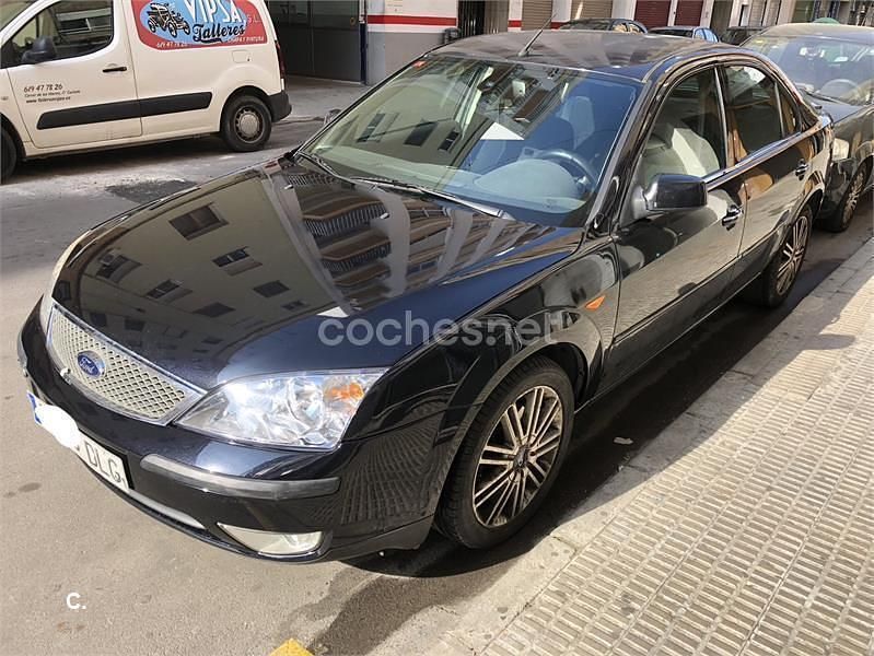 Usado Ford Mondeo Ghia 130 CV (95 kW) 2005 Negro Berlina
