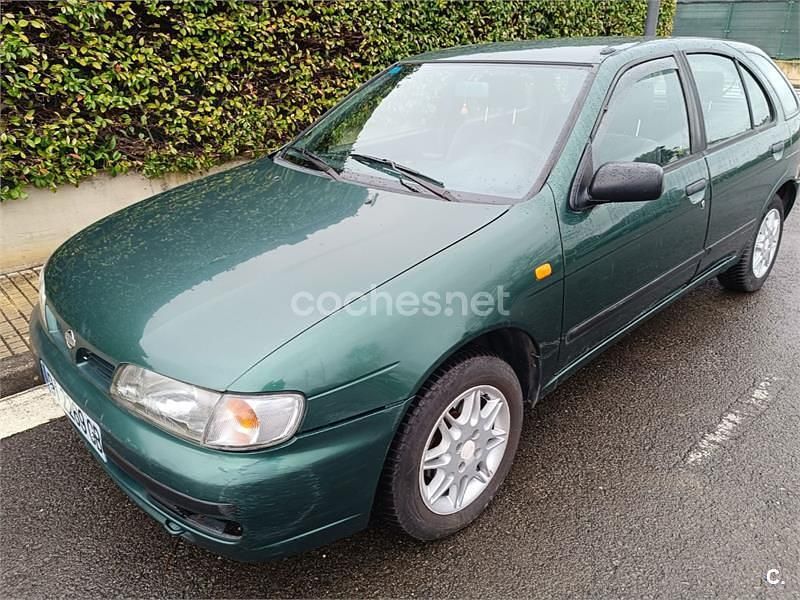 Usado Nissan Almera 100 CV (73 kW) 1996 Verde Berlina