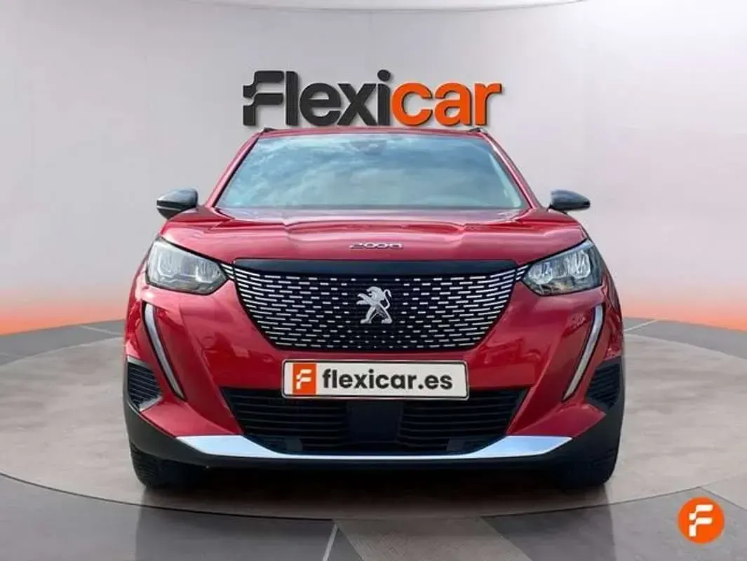 Usado Peugeot 2008 Allure 131 CV (96 kW) 2022 Burdeos SUV
