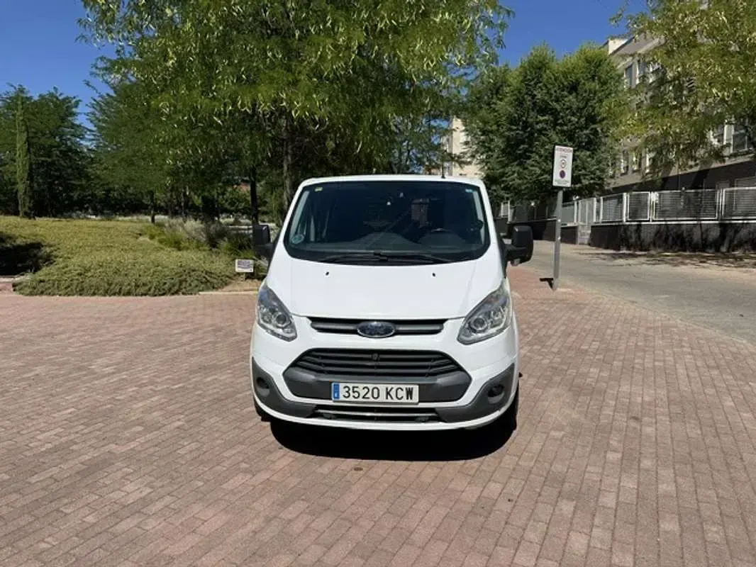 Usado Ford Transit Custom Trend 131 CV (96 kW) 2018 Blanco Familiar