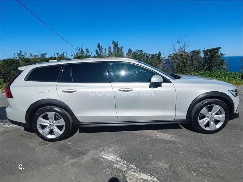 Begagnad Volvo V60 CC 190 HK (139 kW) 2019 Grå Kombi