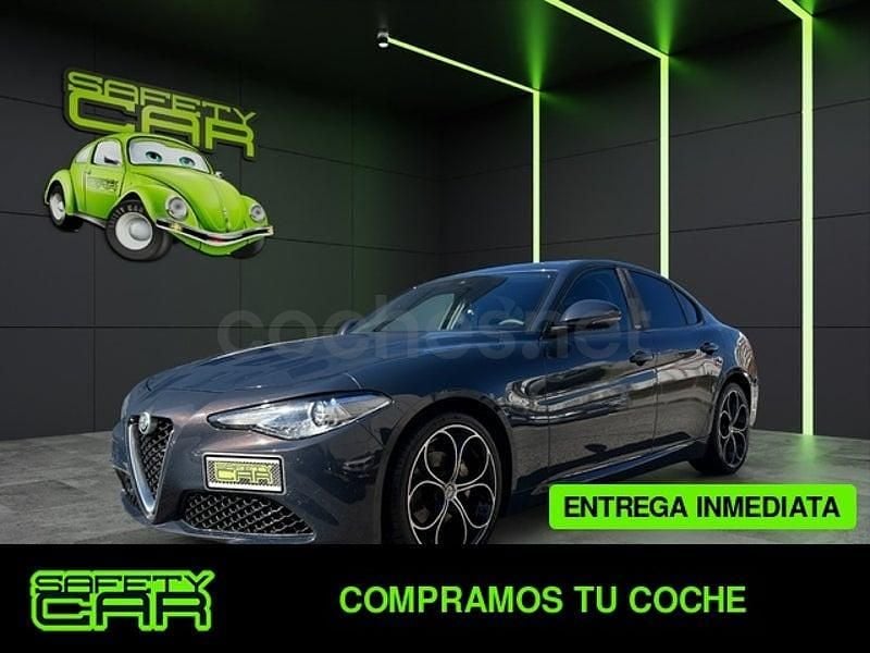Usado Alfa Romeo Giulia Super 160 CV (117 kW) 2019 Gris / plata Berlina