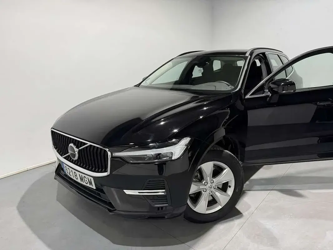 Usado Volvo XC60 Core 197 CV (144 kW) 2023 Negro SUV