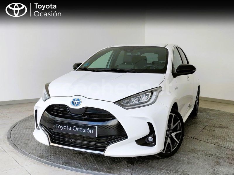 Blanco Usado 2021 Toyota Yaris Hybrid Style Berlina | 18.450 € (Precio justo) - Imagen 1/4