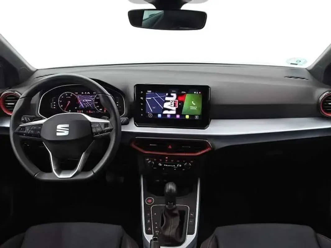 Usado Seat Arona FR 116 CV (85 kW) 2025 Gris SUV