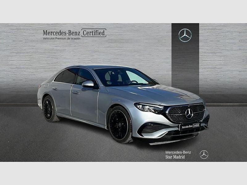 Usado Mercedes E220 AMG line 197 CV (144 kW) 2025 Gris Berlina