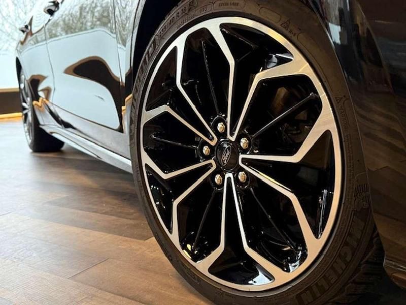 Usado Ford Focus ST-Line 150 CV (110 kW) 2020 Negro Familiar