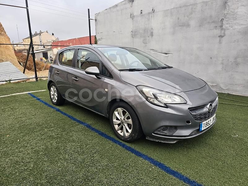 Gris / plata Usado 2016 Opel Corsa Color Edition Berlina | 6499 € (Precio justo) - Imagen 1/4