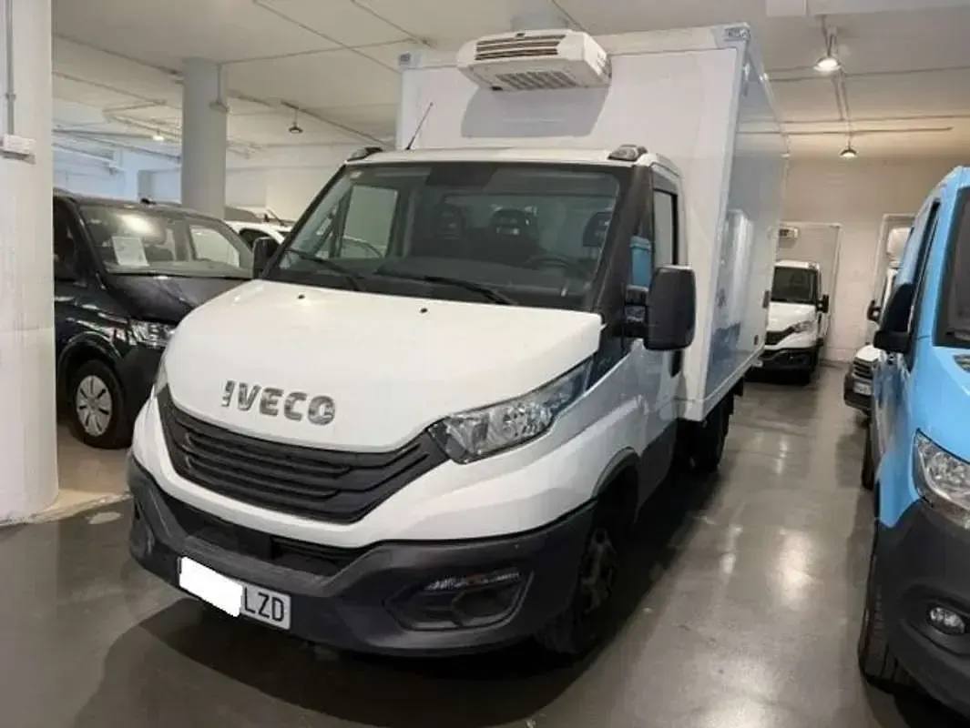 Usado Iveco Daily 160 CV (117 kW) 2023 Blanco Van