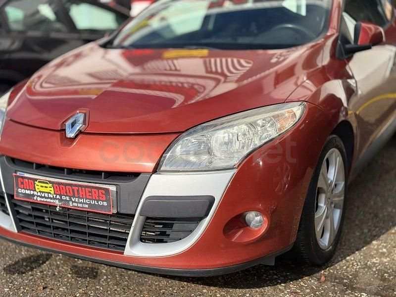 Usado Renault Mégane Dynamique 130 CV (95 kW) 2009 Naranja Berlina