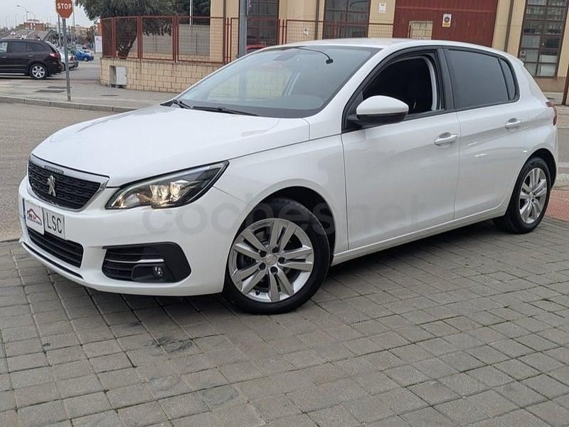 Usado Peugeot 308 Allure 131 CV (96 kW) 2021 Blanco Berlina