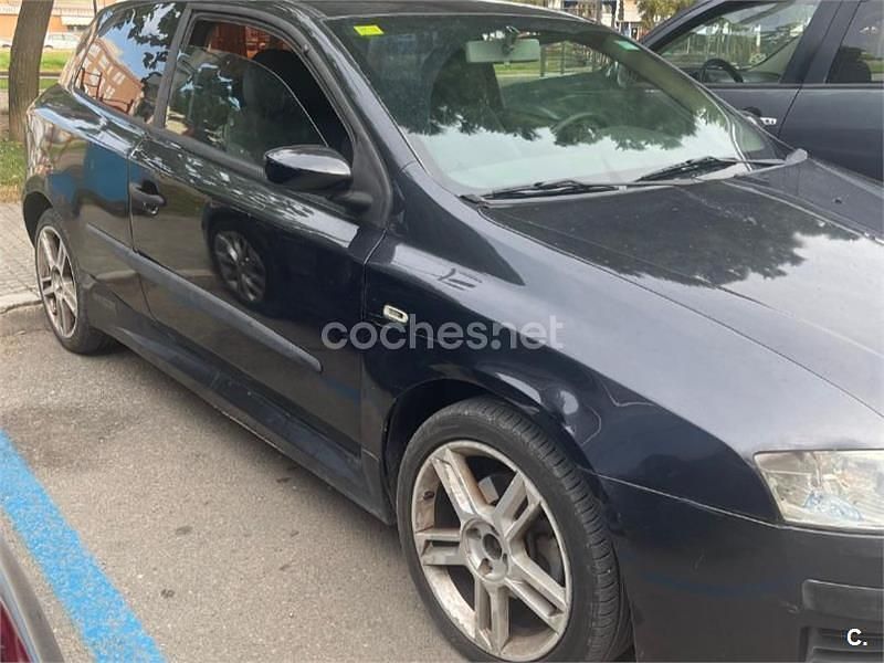 Usado Fiat Stilo Racing 115 CV (84 kW) 2005 Negro Berlina