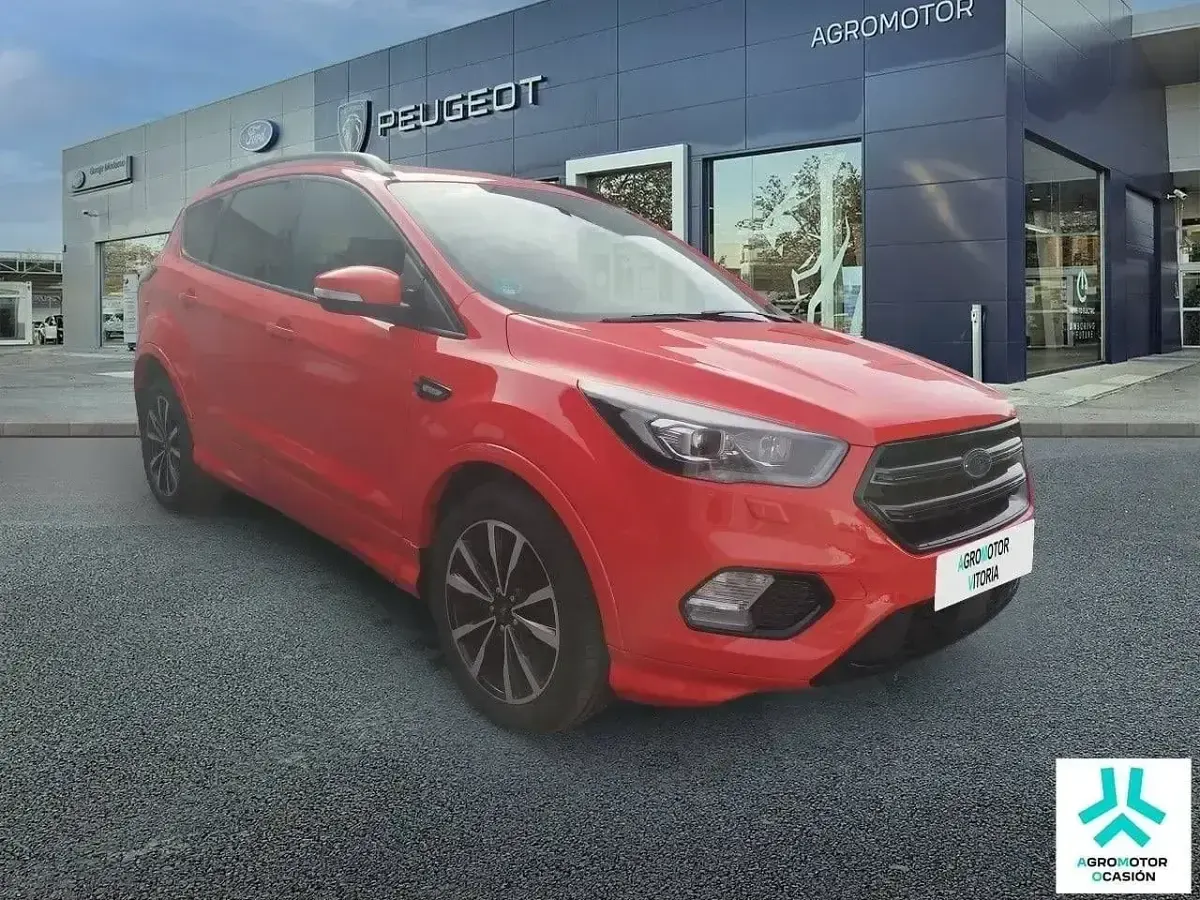 Usado Ford Kuga ST-Line 176 HP (129 kW) 2019 Vermelho SUV