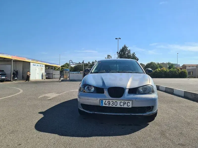 Usado Seat Ibiza Sport 75 CV (55 kW) 2004 Azul Utilitario