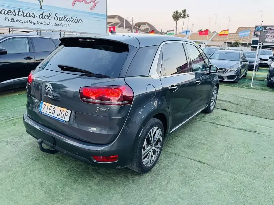 Begagnad Citroën C4 Shine 114 HK (83 kW) 2015 Halvkombi