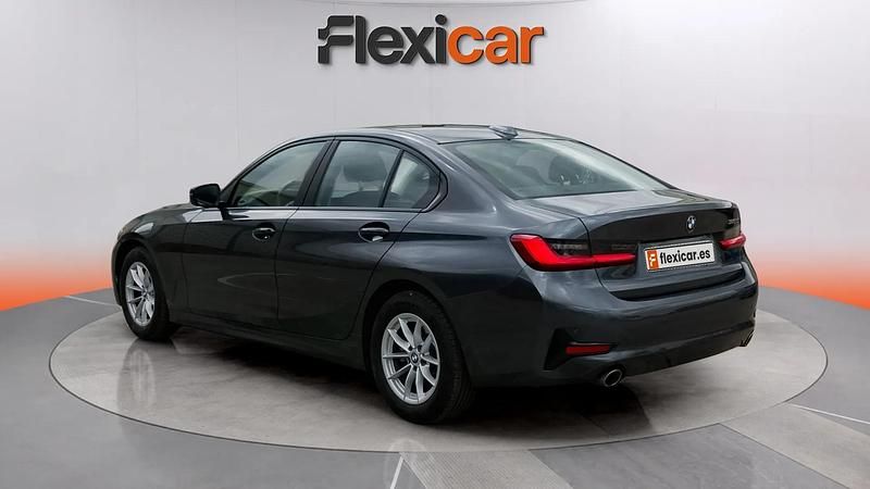 Usado BMW 318 151 CV (111 kW) 2021 Gris Familiar