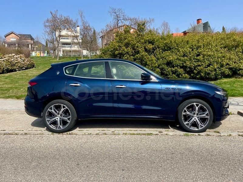 Usado Maserati Levante 330 CV (242 kW) 2022 Azul SUV
