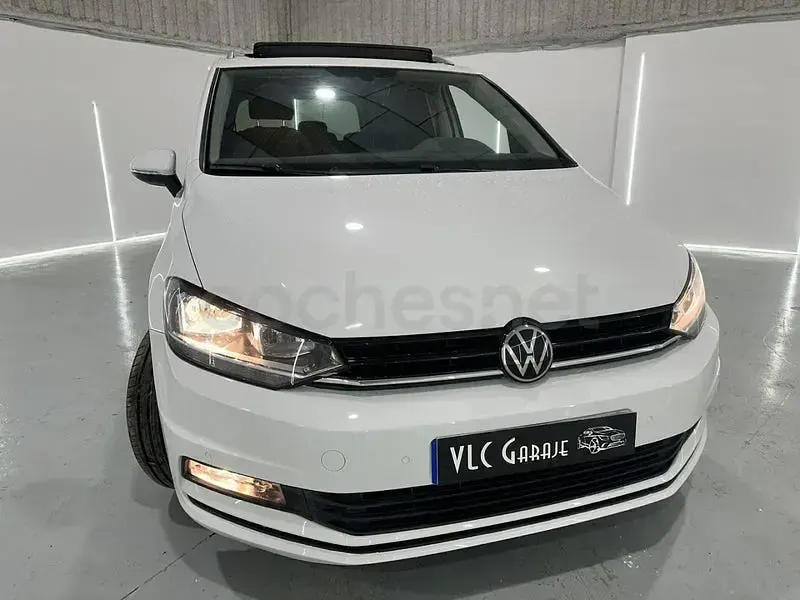 Usado VW Touran Advance 150 CV (110 kW) 2021 Blanco Monovolumen