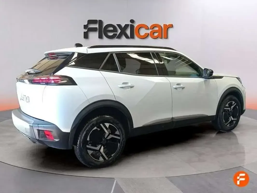 Usado Peugeot 2008 Allure 101 CV (74 kW) 2025 Blanco SUV