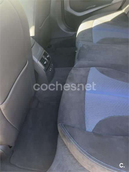 Gris / plata Usado 2022 BMW M135 Comfort Edition Utilitario | 51.000 € - Imagen 1/2