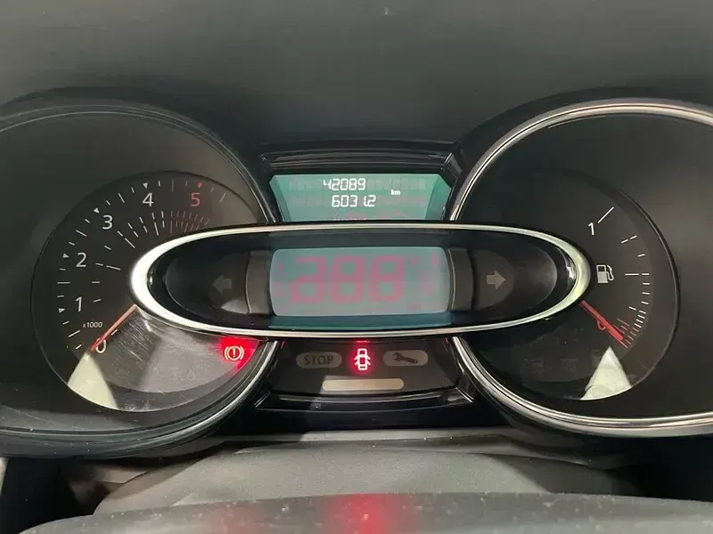 Usado Renault Clio IV Business 75 CV (55 kW) 2019 Blanco Berlina