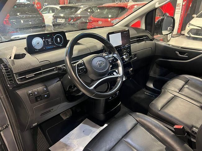 Usado Hyundai Staria 177 CV (130 kW) 2023 Negro Monovolumen