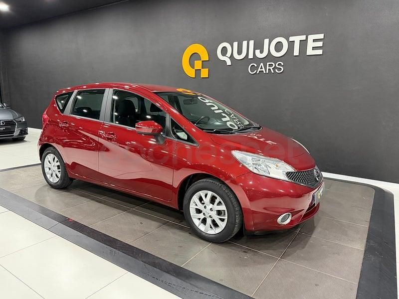 Usado Nissan Note Acenta 80 CV (58 kW) 2015 Granate Berlina
