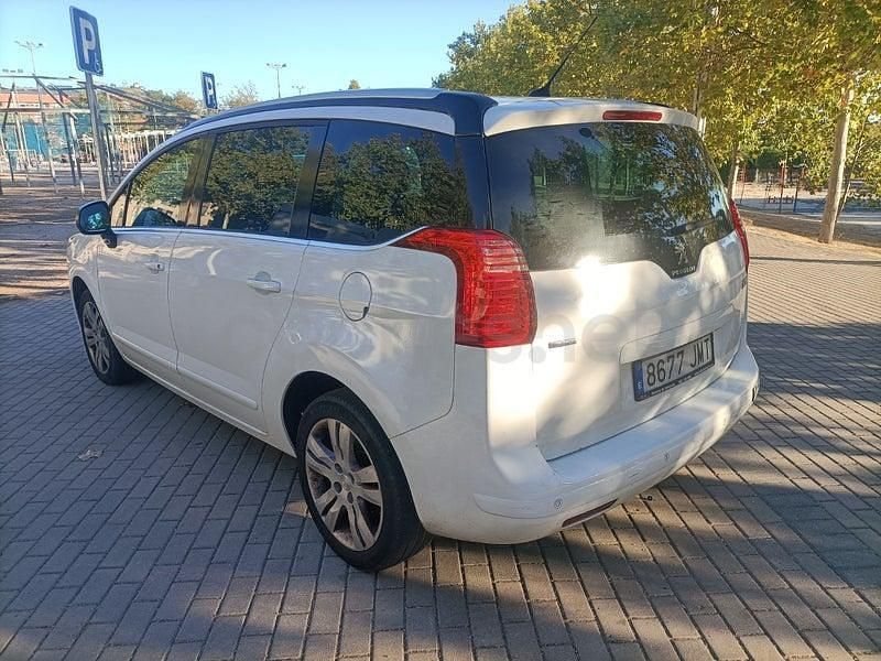 Usado Peugeot 5008 Allure 120 CV (88 kW) 2016 Blanco Monovolumen