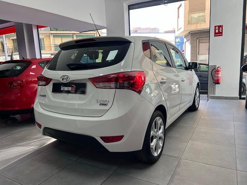 Usado Hyundai ix20 115 CV (84 kW) 2013 Blanco Utilitario