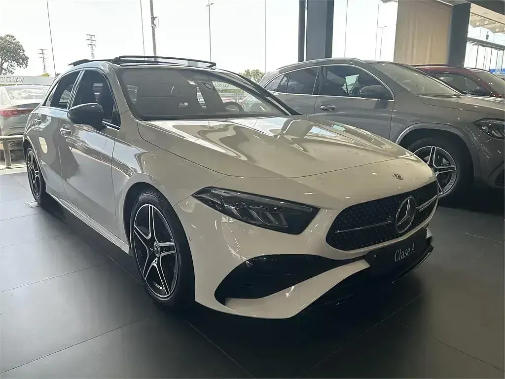 Nuevo Mercedes A200 150 CV (110 kW) 2026 Blanco Berlina