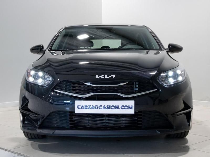 Usado Kia Ceed 100 CV (73 kW) 2025 Negro Utilitario