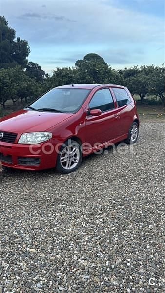 Rojo Usado 2005 Fiat Punto Dynamic Berlina | 2000 € (Buen precio) - Imagen 1/4