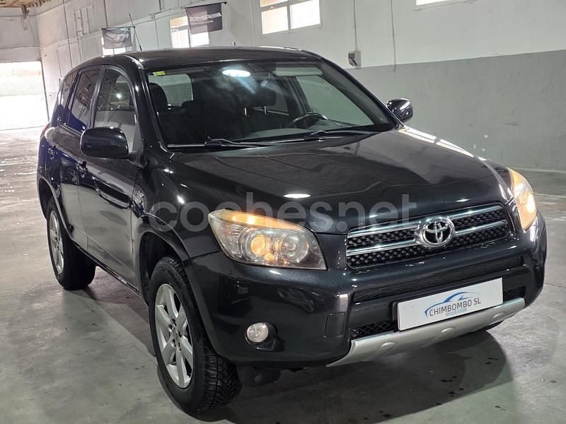 Usado Toyota RAV4 Executive 136 CV (100 kW) 2008 Gris / plata SUV
