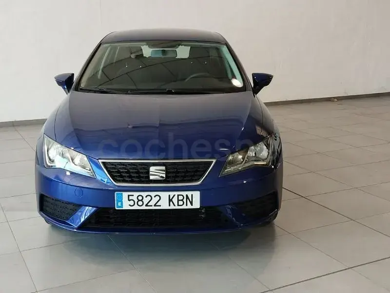 Usado Seat Leon Reference 110 CV (80 kW) 2017 Azul Berlina