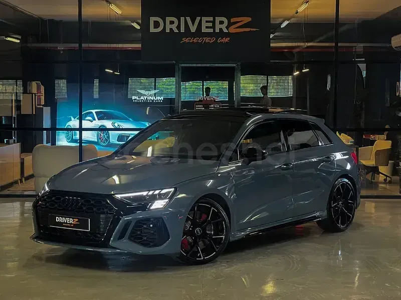 Usado Audi RS3 Premium 400 CV (294 kW) 2023 Gris / plata Berlina