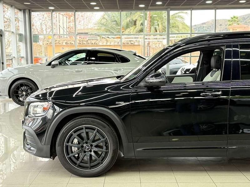 Käytetty Mercedes GLB35 AMG 306 HP (225 kW) 2020 Musta Katumaasturi