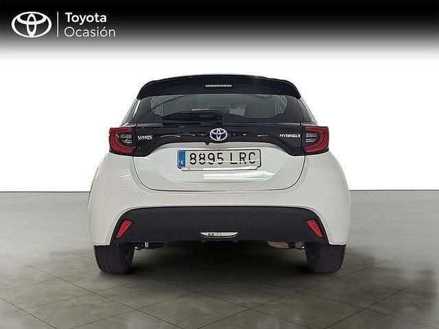 Usado Toyota Yaris Edition 125 CV (91 kW) 2021 Blanco Berlina