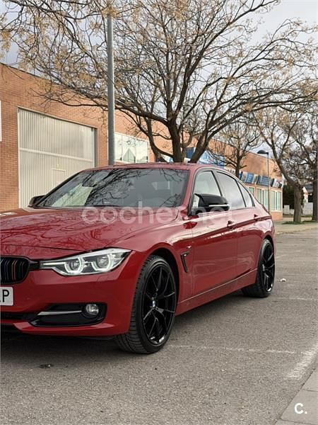 Usado BMW 320 Luxury Line 184 CV (135 kW) 2012 Rojo Berlina