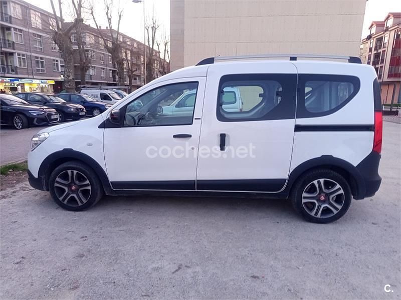 Usado Dacia Dokker 95 CV (69 kW) 2019 Blanco Monovolumen