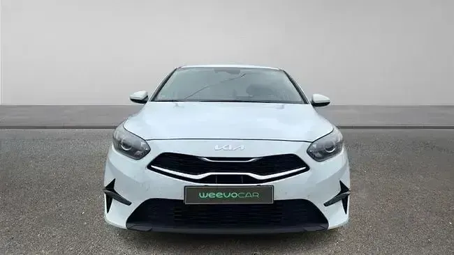 Usado Kia Ceed 100 CV (73 kW) 2024 Blanco Utilitario