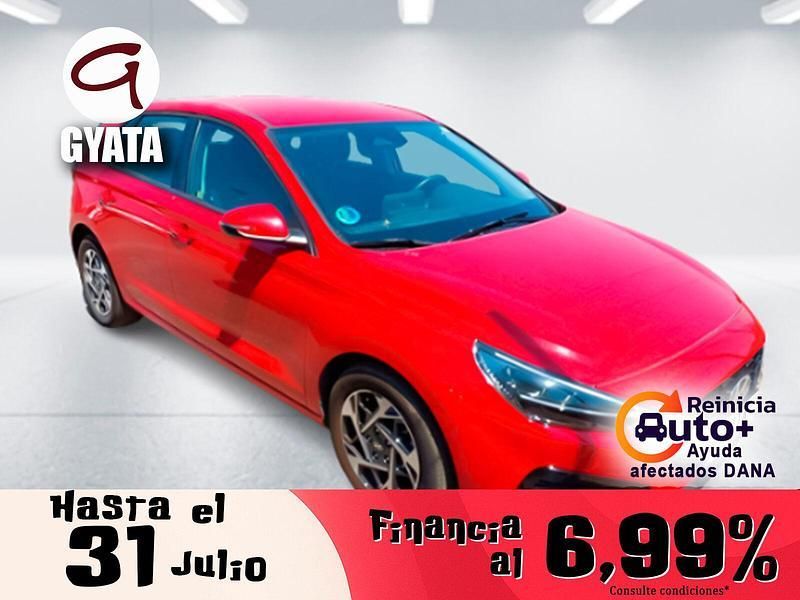 Usado Hyundai i30 120 CV (88 kW) 2024 Rojo