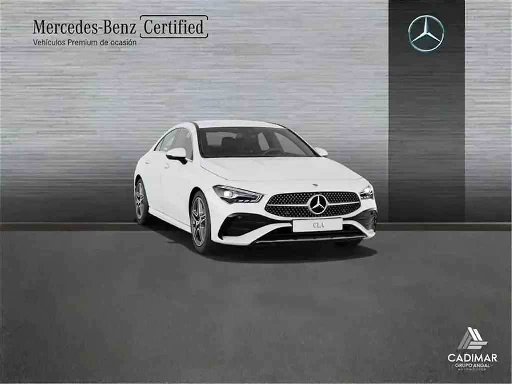 Usado Mercedes CLA200 150 CV (110 kW) 2025 Blanco polar Berlina